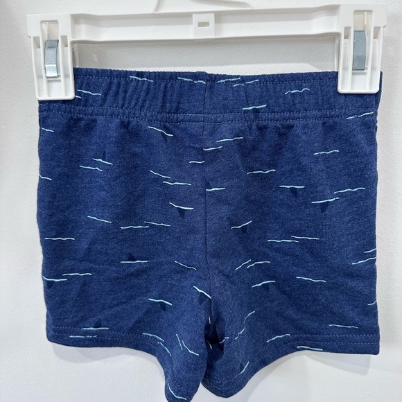 NWT Carter's 2 Piece Shark Outfit Set - Picture 9 of 10
